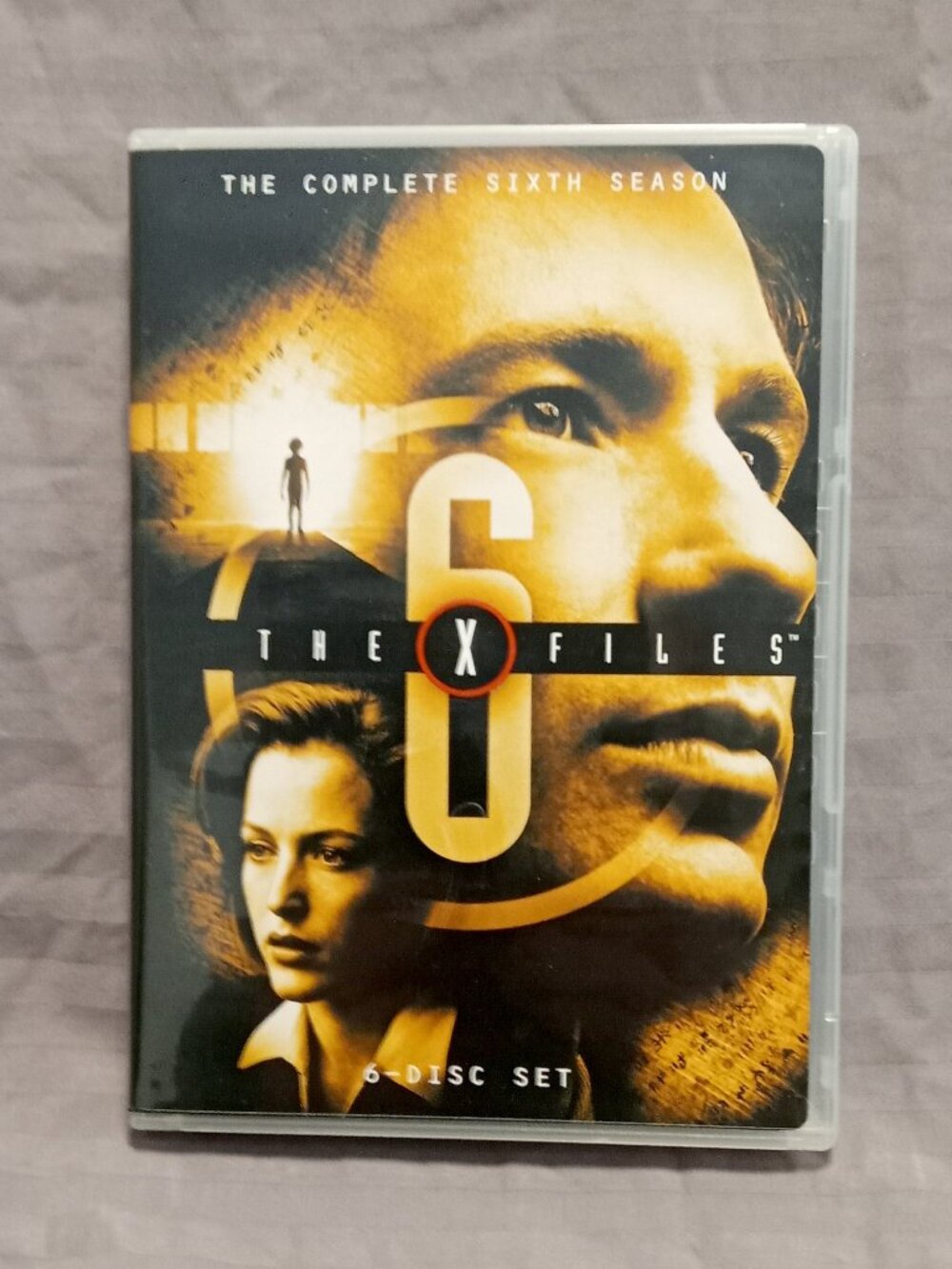 The X Files: Complete Season 6, Six Disc DVD Set UPC: 024543228639